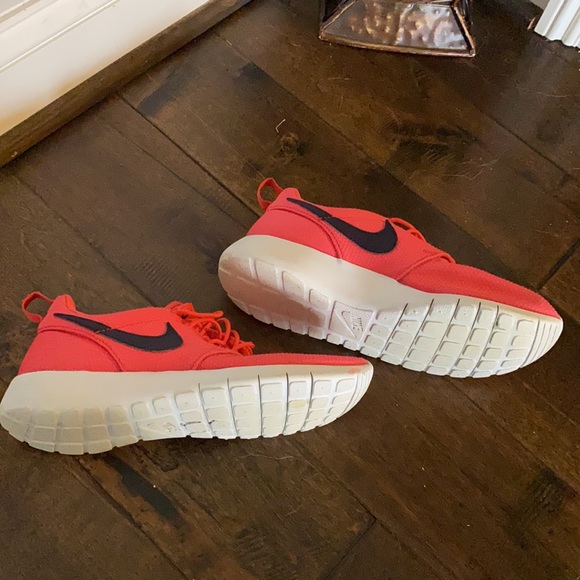 5Y girls pink Roshe run shoes - Picture 4 of 5